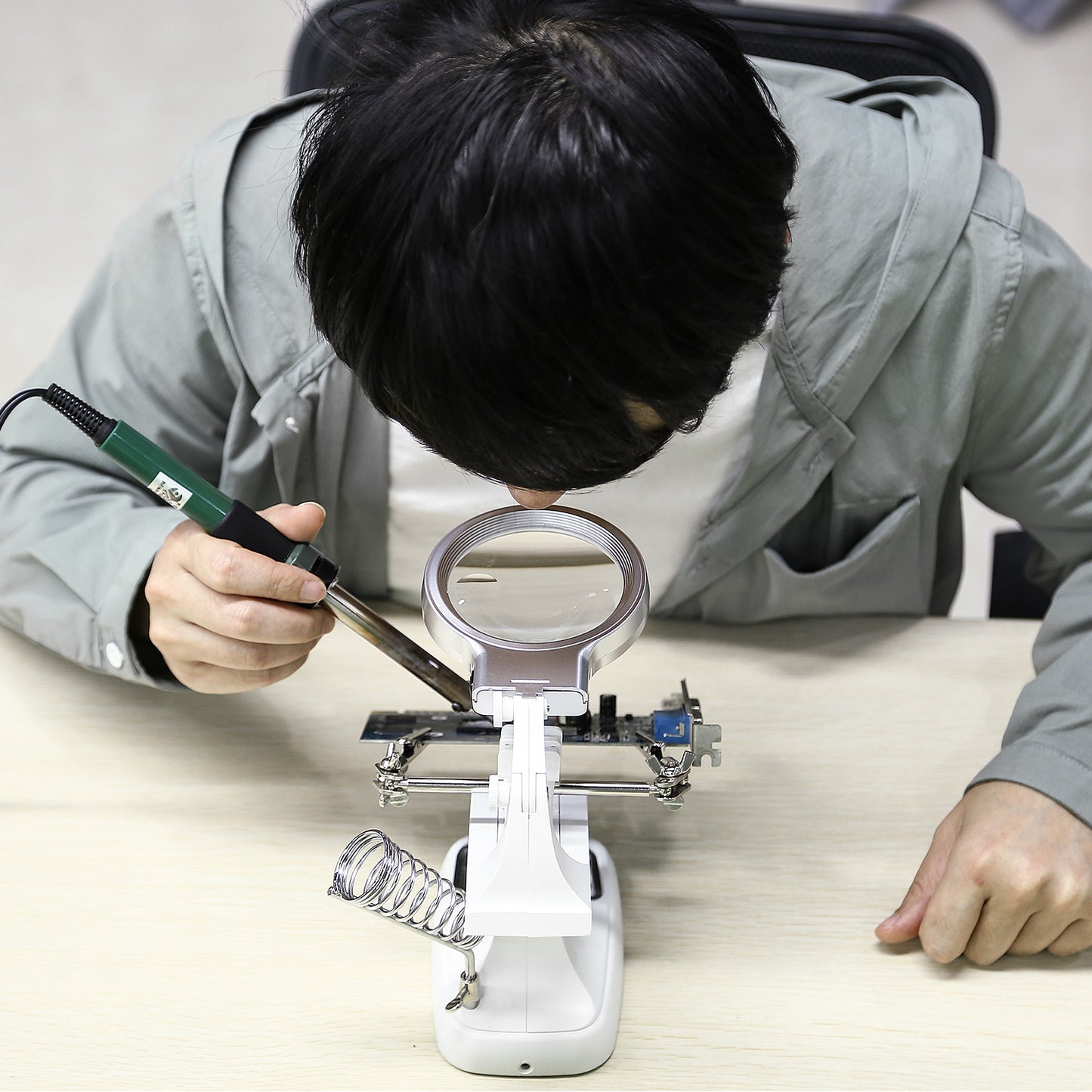 LED Light Helping Hands Magnifying Glass 3X/4.5X w/ 360¡Adjust Third Hand Soldering Vise
