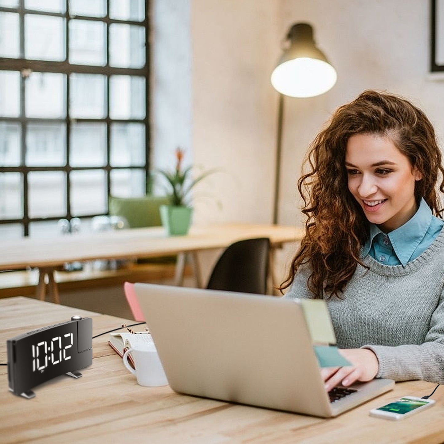 Projection Alarm Clock with Radio Function 7.7In Curved-Screen LED Digital Alarm Clock w/ Dual Alarms 4 Dimmer 12/24 Hour USB Charging Port 180¡ Rotat