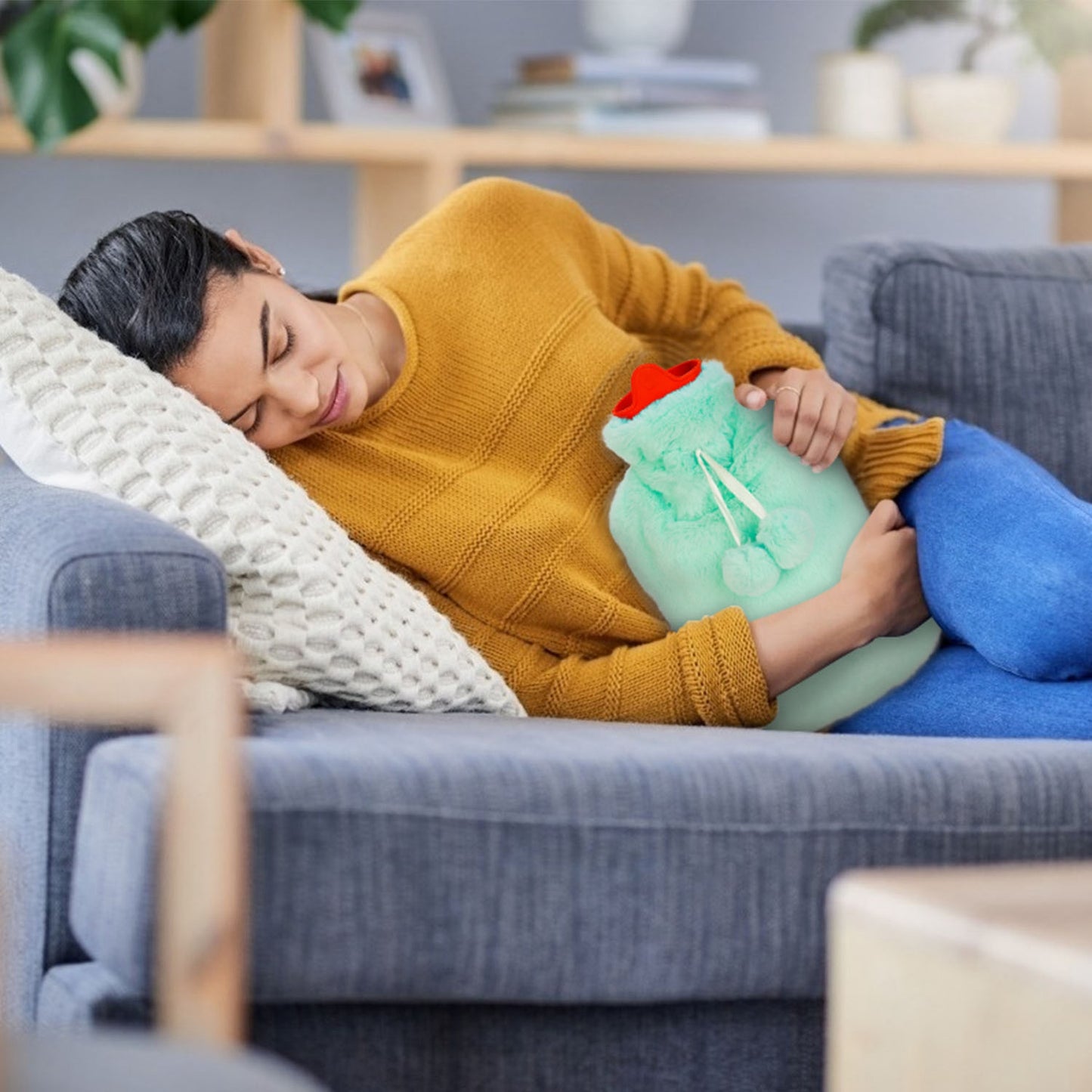 2L Hot Water Bottle w/ Plush Cover Classic Natural Rubber Hot Water Bag Feet WarmerÊFor Pain Relief Hot Compress Heat Therapy Warm Neck Shoulders