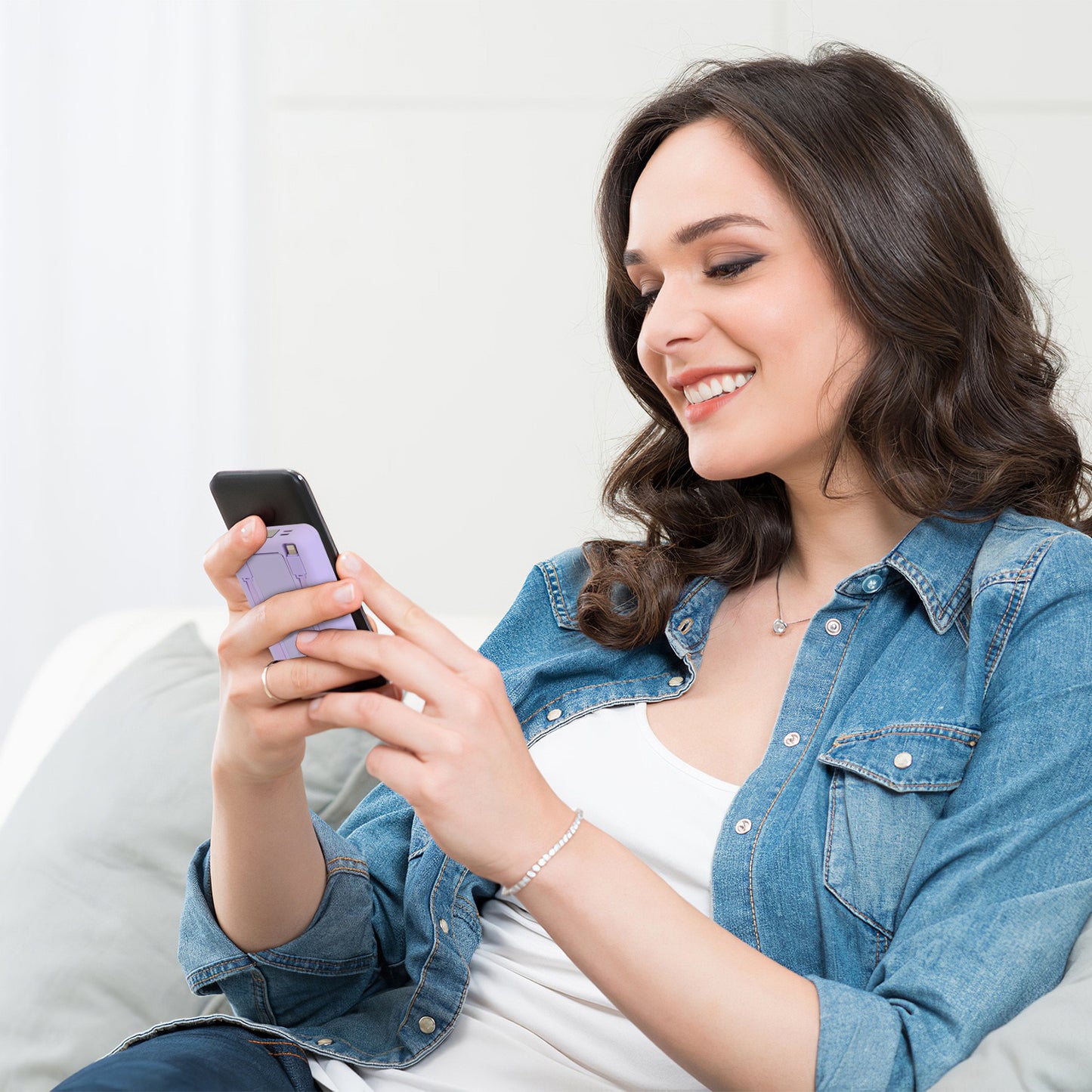 3 In 1 10000mAh MagSafe Fast Charging Power Bank PD20W Portable Charger with 2 Built In Cables Stand Fit for IOS Phone 16 15 13 Series And More